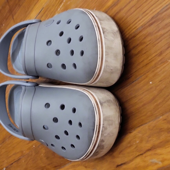 Crocs - Picture 2 of 8